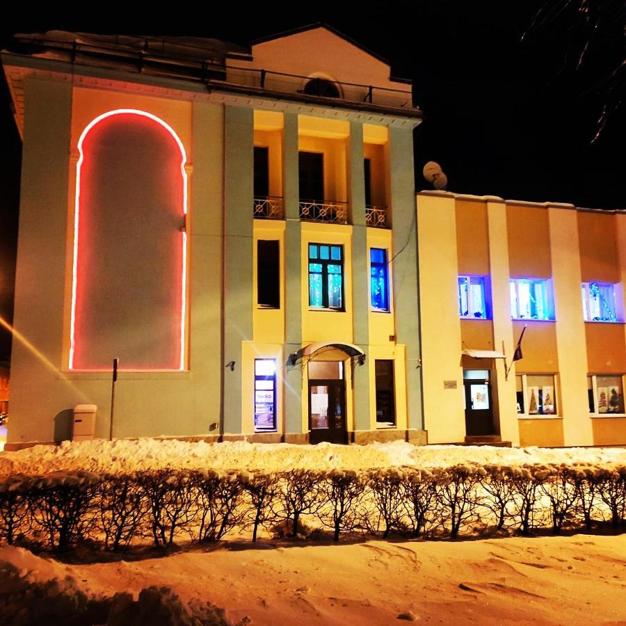 Hotel Lucyn Zewnętrze zdjęcie