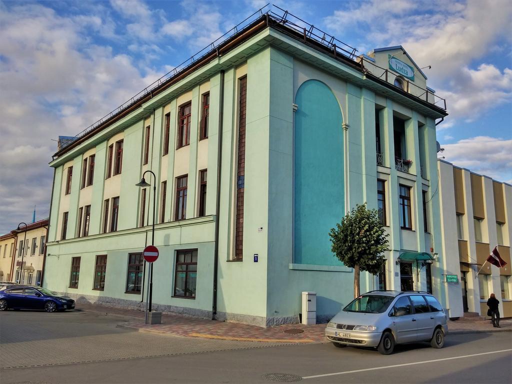 Hotel Lucyn Zewnętrze zdjęcie