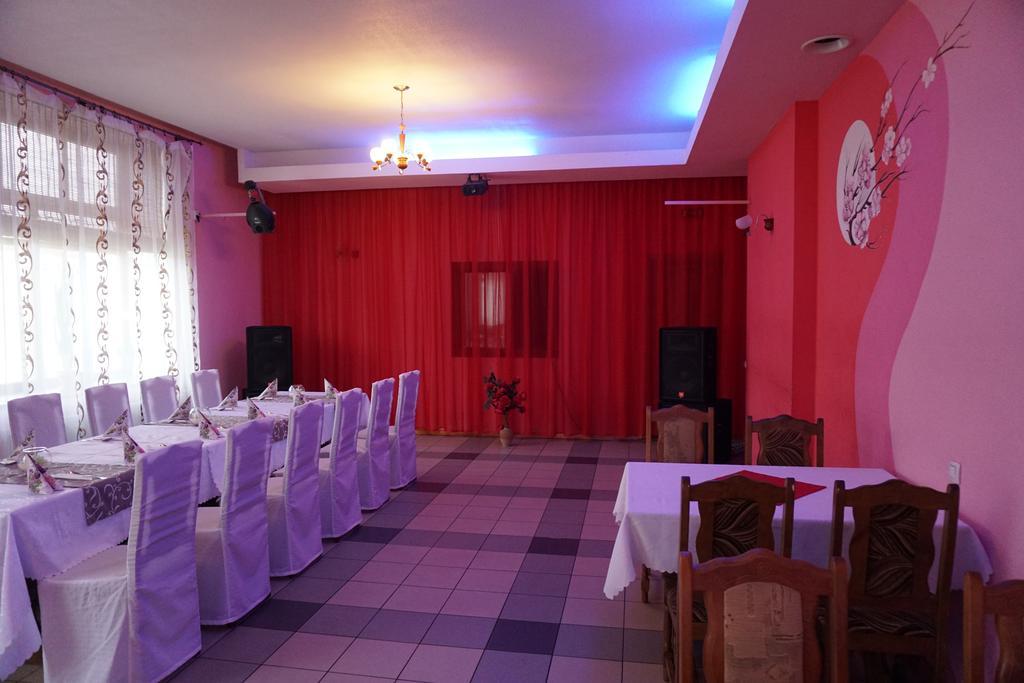 Hotel Lucyn Zewnętrze zdjęcie